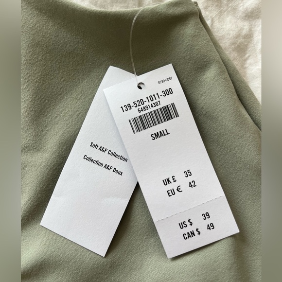 Abercrombie Sage Green Double layered seamless sweetheart bodysuit - Picture 2 of 3